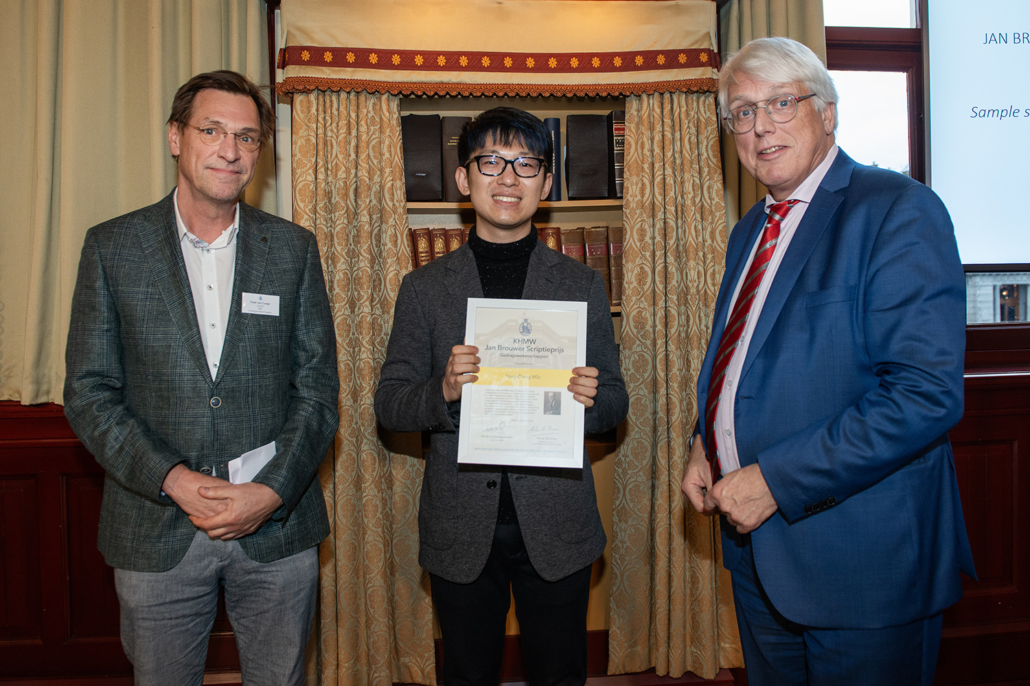 Yong Zhang won the 2024 Jan Brouwer Thesis Prize